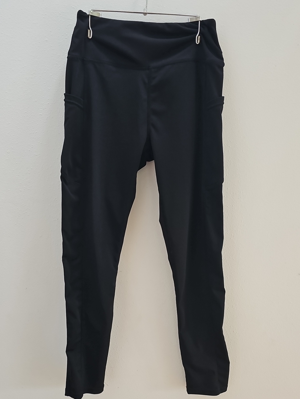 Women's Black Active Leggings with Side Pockets